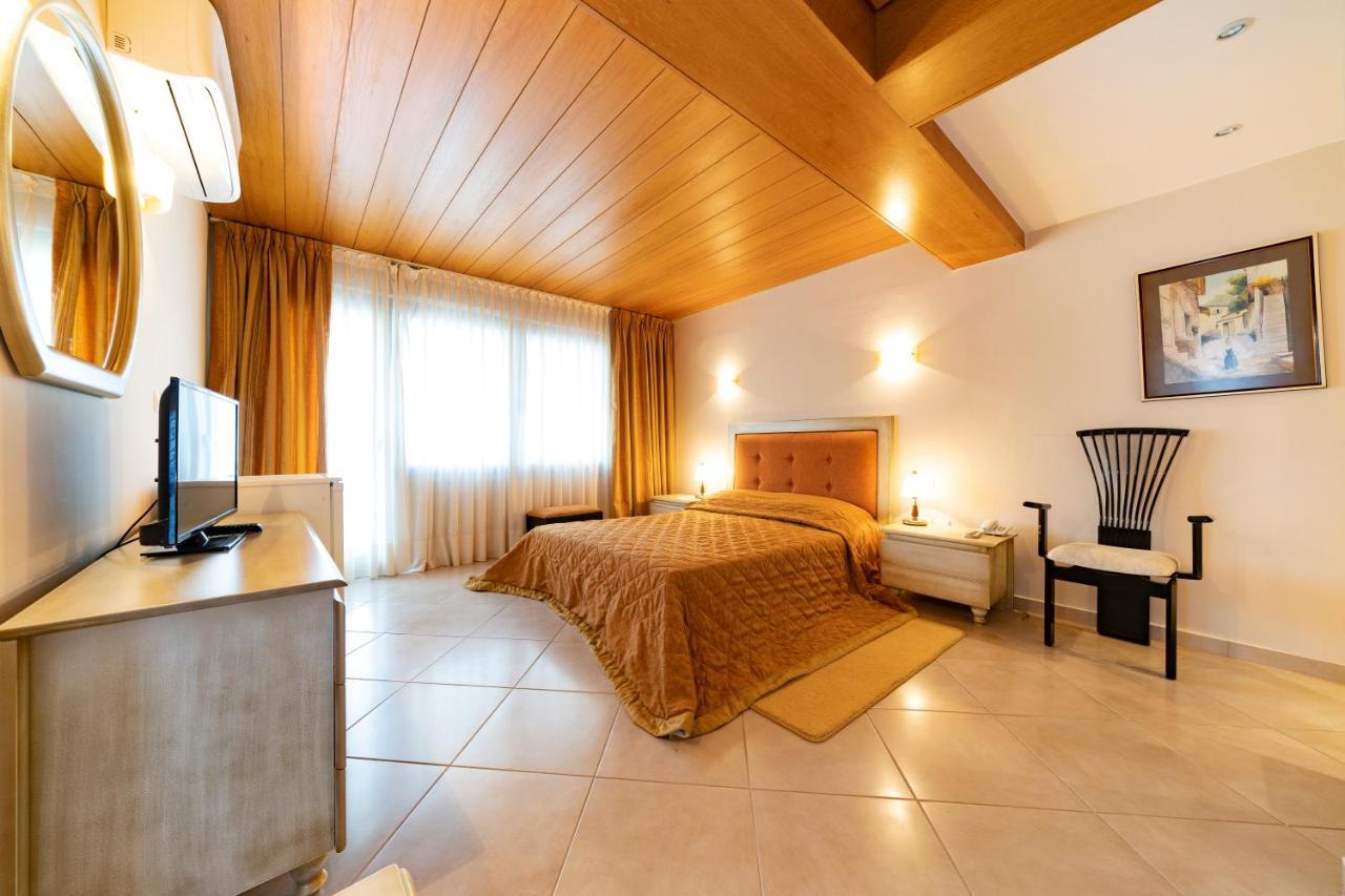 Villa Romantica Hotel PalaiónTsiflíkion Esterno foto